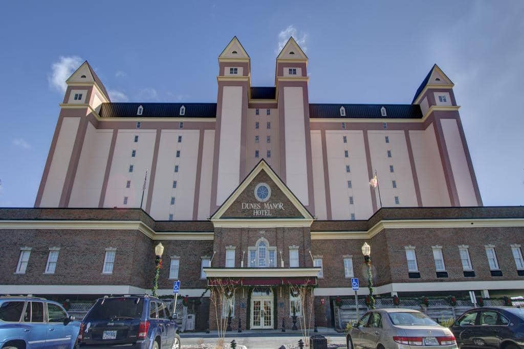 Dunes Manor Hotel and Suites