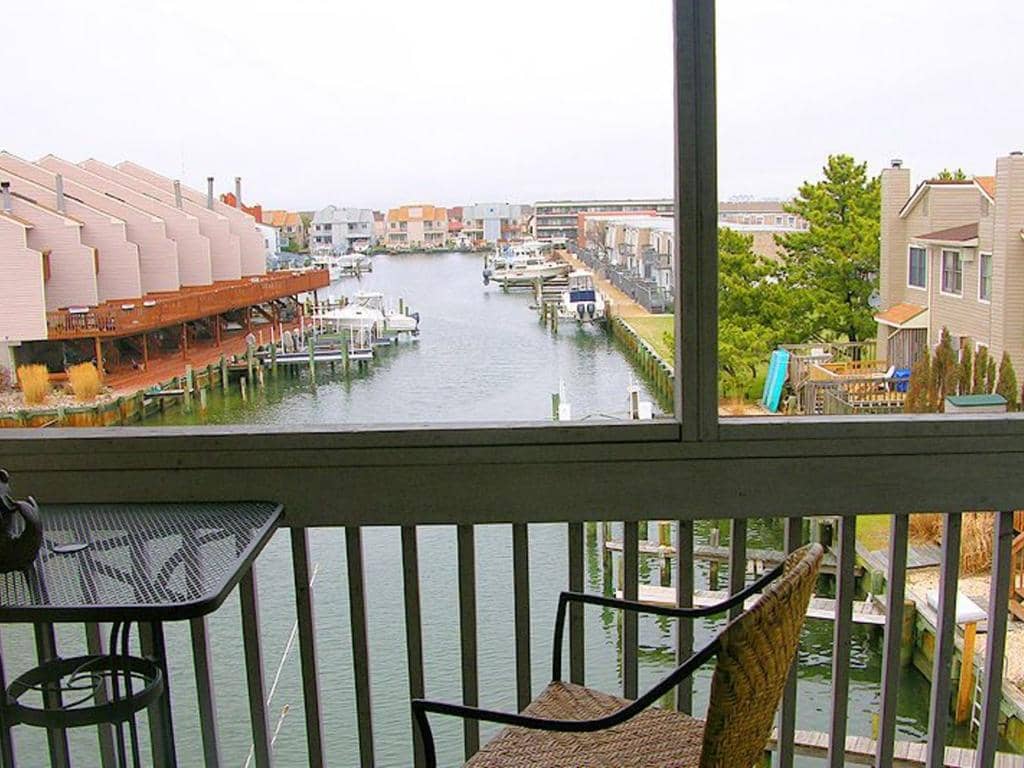 Bayshore East 65 Condo Rental