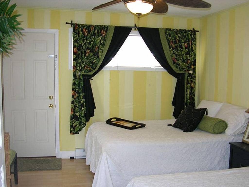 Bayshore East 65 Honeymoon Condo Rental